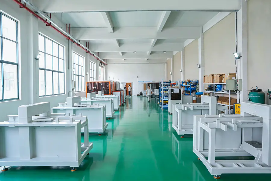 Qimeida officinas situs est per X annos experientia